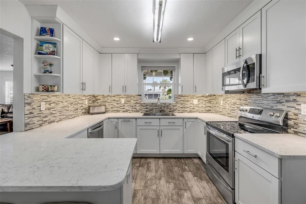 For Sale: $549,900 (3 beds, 2 baths, 1664 Square Feet)