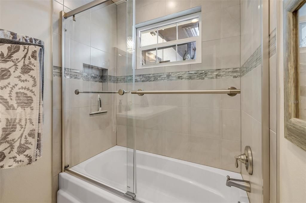 For Sale: $549,900 (3 beds, 2 baths, 1664 Square Feet)