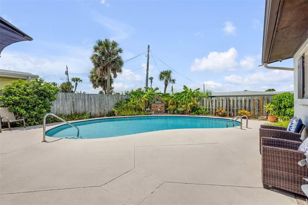 For Sale: $549,900 (3 beds, 2 baths, 1664 Square Feet)