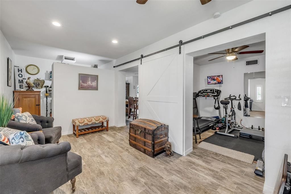 For Sale: $549,900 (3 beds, 2 baths, 1664 Square Feet)