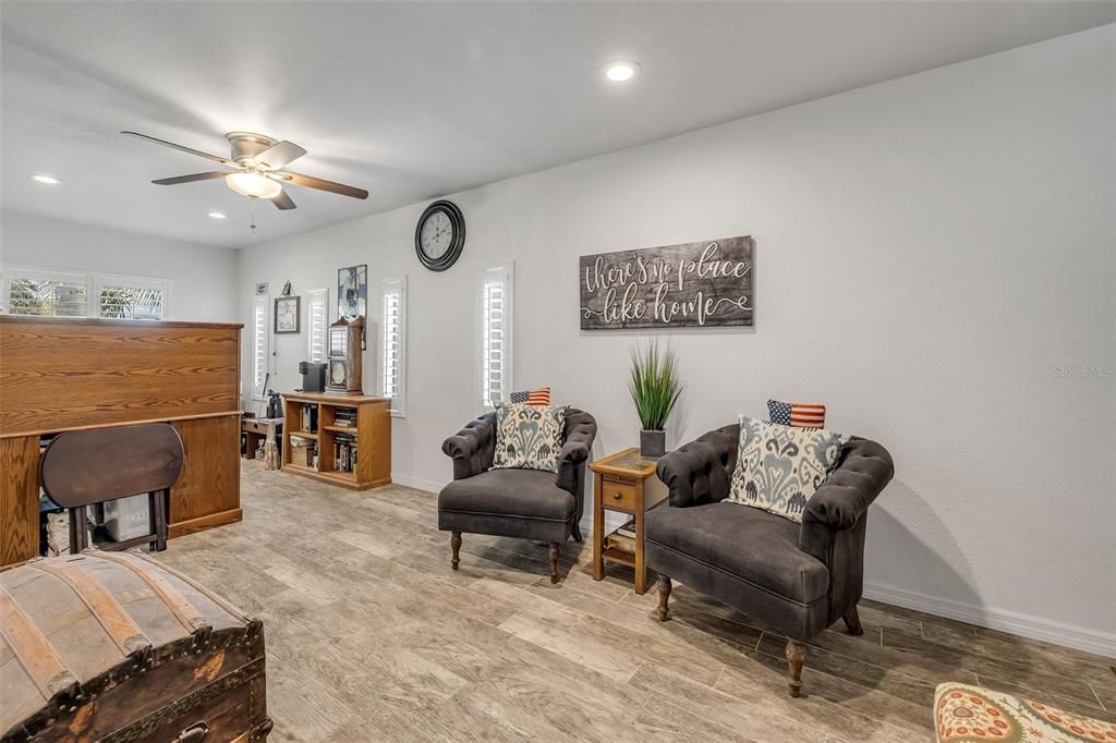 For Sale: $549,900 (3 beds, 2 baths, 1664 Square Feet)