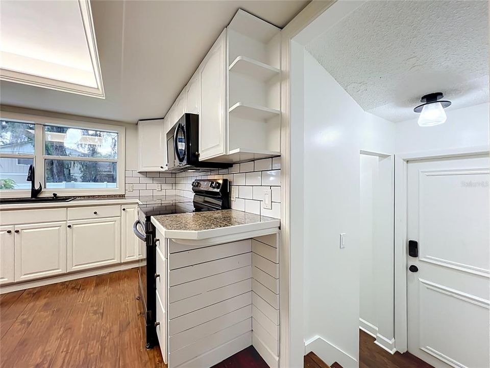 For Sale: $335,000 (3 beds, 2 baths, 1447 Square Feet)