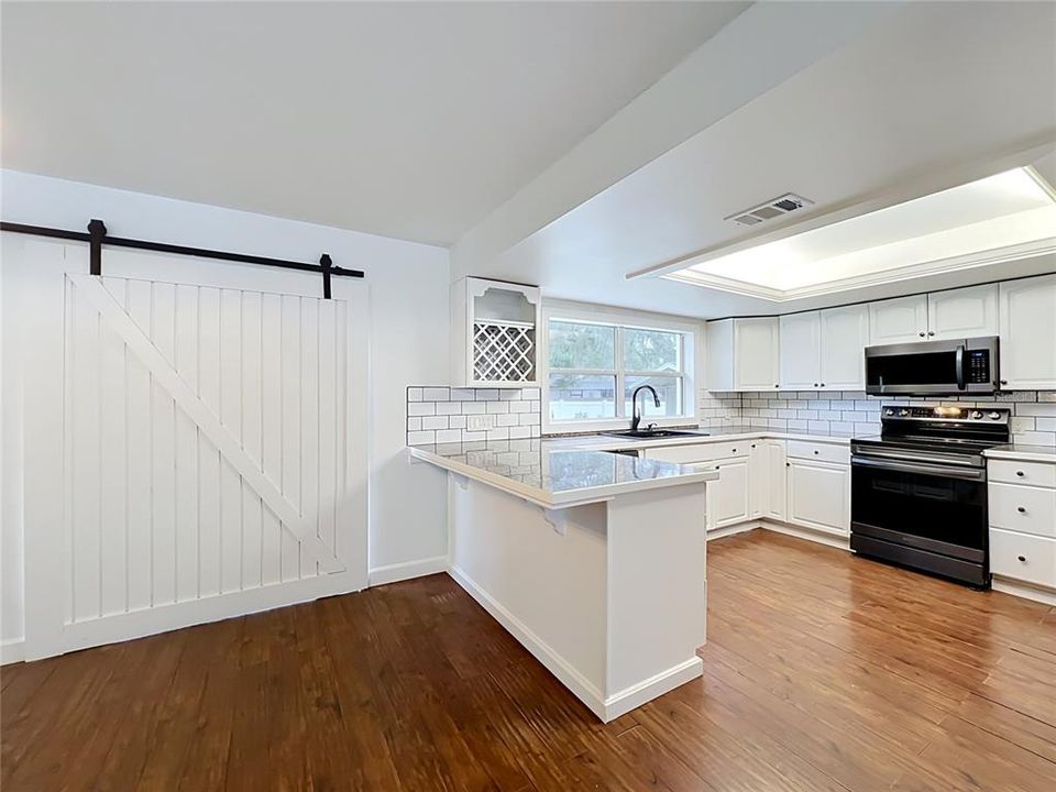 For Sale: $335,000 (3 beds, 2 baths, 1447 Square Feet)