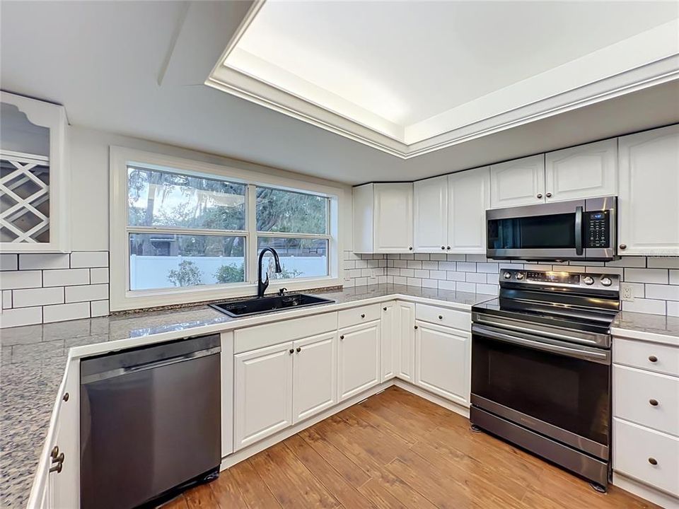 For Sale: $335,000 (3 beds, 2 baths, 1447 Square Feet)