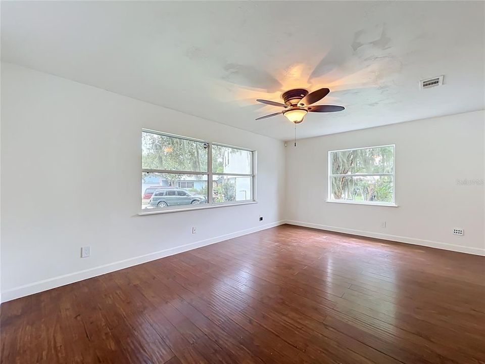 For Sale: $335,000 (3 beds, 2 baths, 1447 Square Feet)