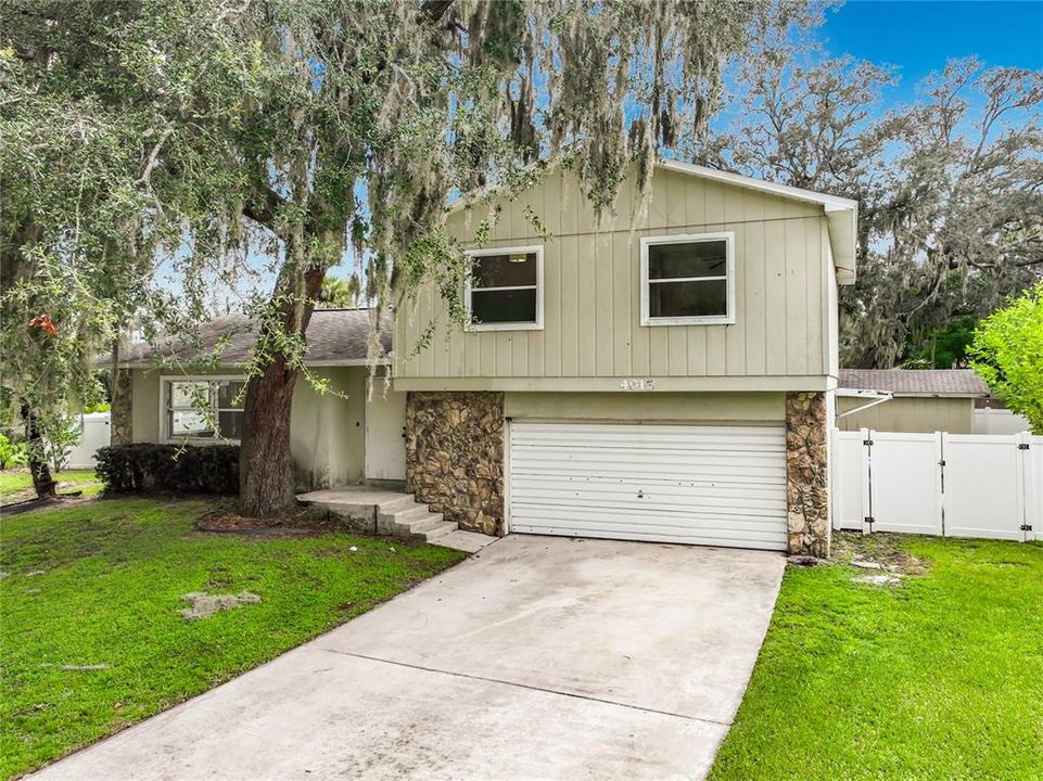 For Sale: $335,000 (3 beds, 2 baths, 1447 Square Feet)