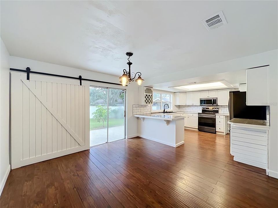 For Sale: $335,000 (3 beds, 2 baths, 1447 Square Feet)
