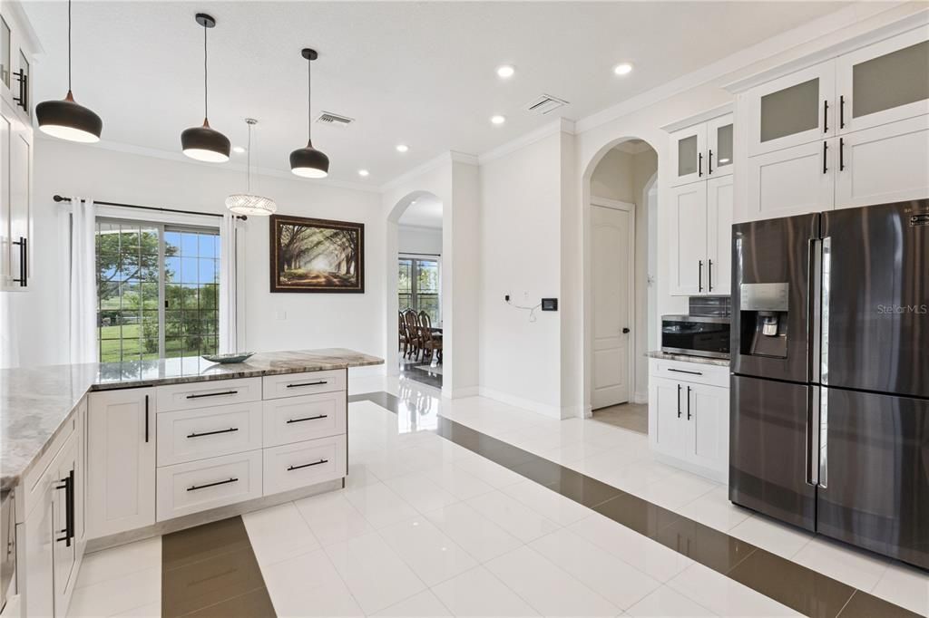 En Venta: $966,000 (4 camas, 3 baños, 4041 Pies cuadrados)