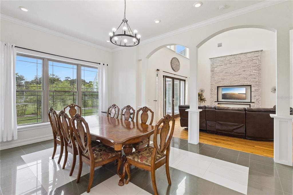 En Venta: $966,000 (4 camas, 3 baños, 4041 Pies cuadrados)