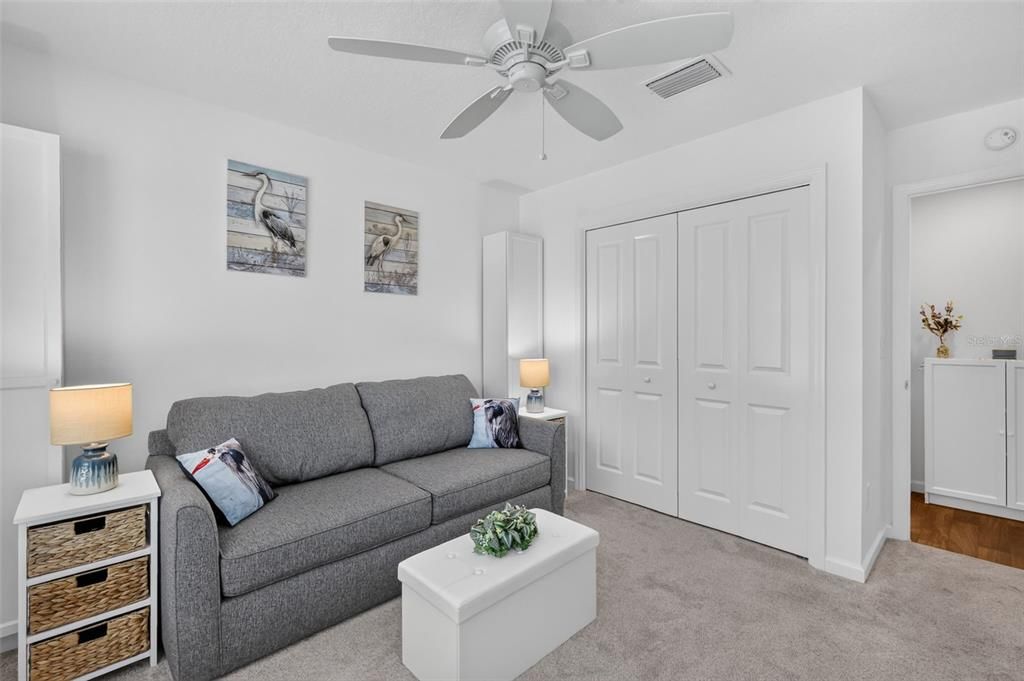 For Sale: $249,900 (2 beds, 2 baths, 963 Square Feet)