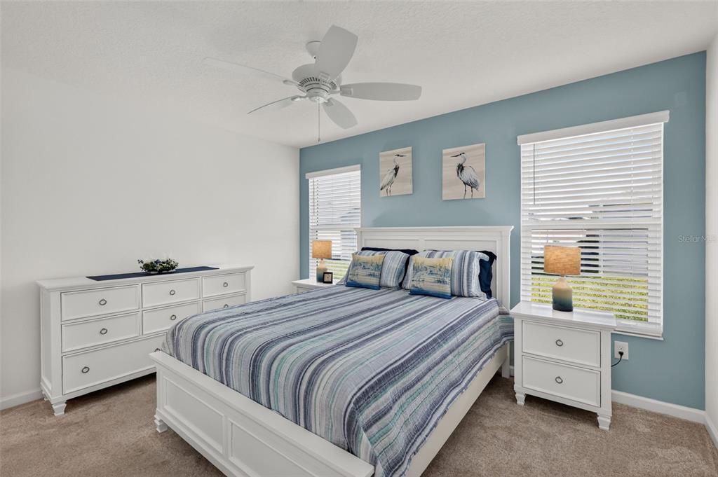 For Sale: $249,900 (2 beds, 2 baths, 963 Square Feet)