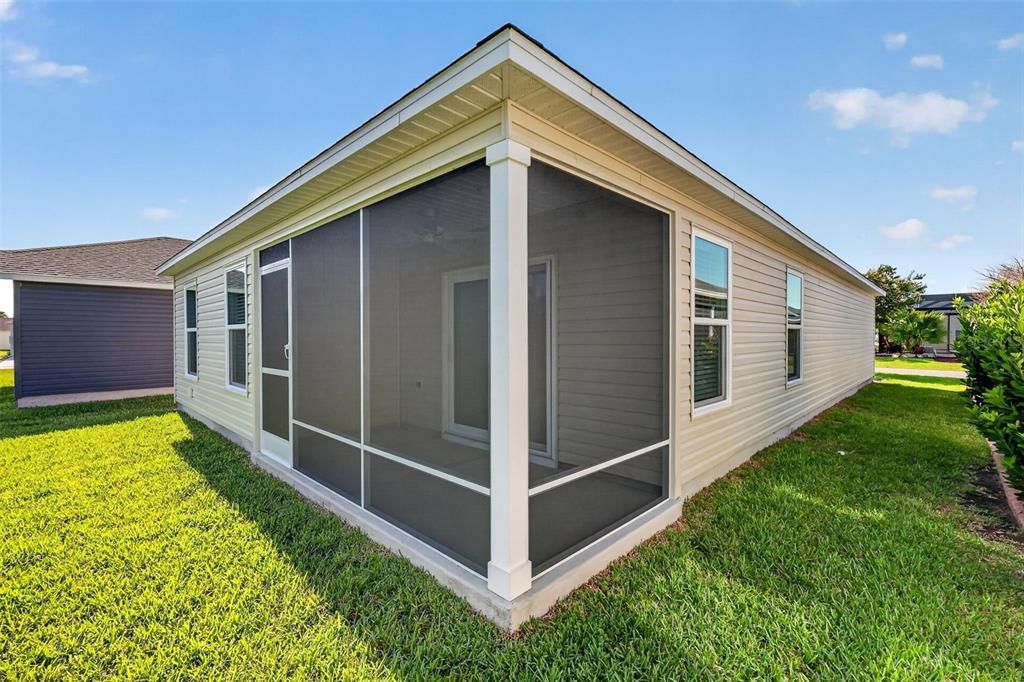 For Sale: $249,900 (2 beds, 2 baths, 963 Square Feet)