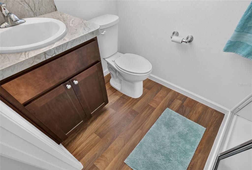 For Sale: $249,900 (2 beds, 2 baths, 963 Square Feet)