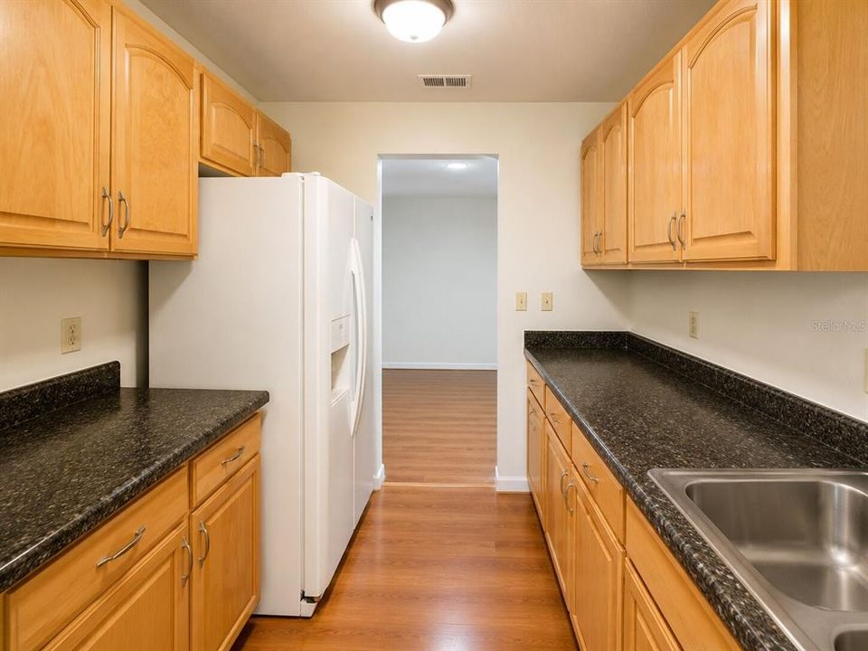For Rent: $1,495 (2 beds, 2 baths, 897 Square Feet)