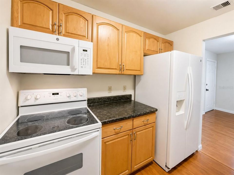 For Rent: $1,495 (2 beds, 2 baths, 897 Square Feet)