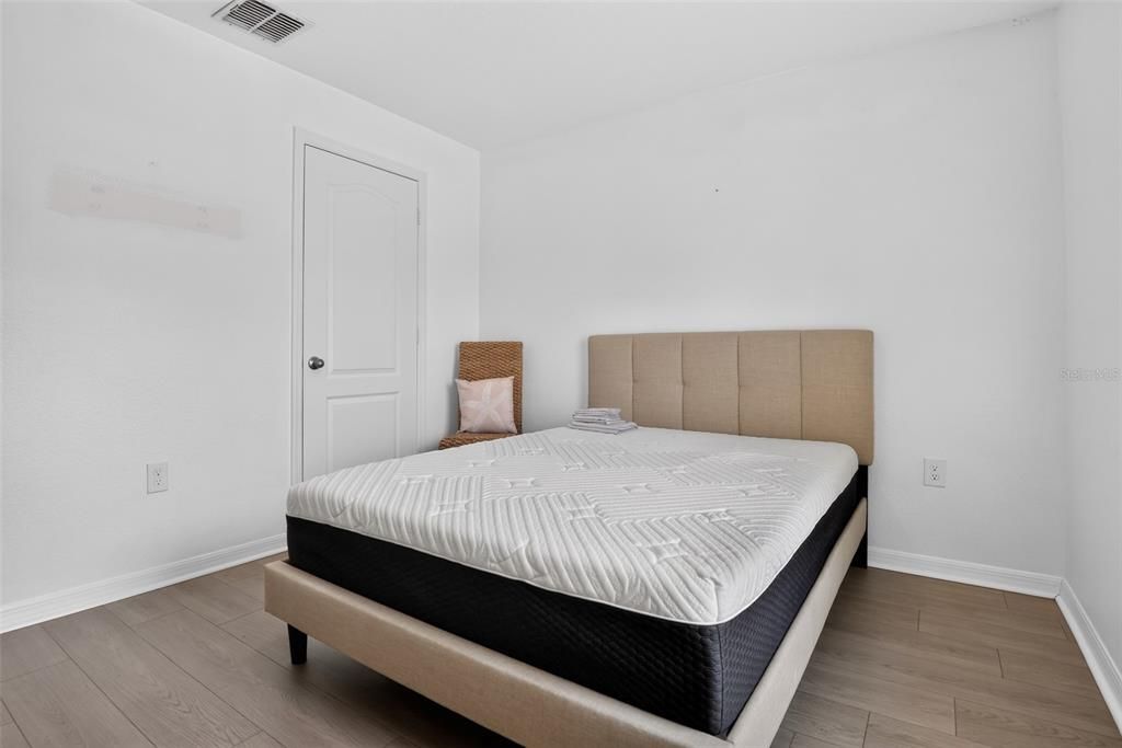 For Sale: $289,000 (3 beds, 2 baths, 1462 Square Feet)