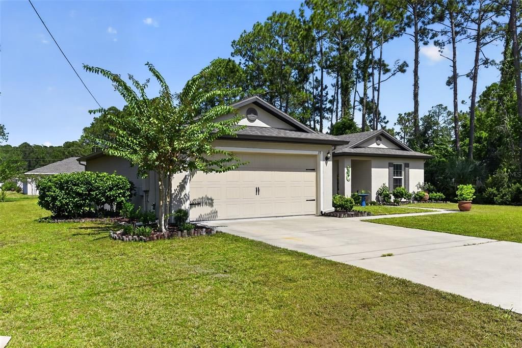 For Sale: $289,000 (3 beds, 2 baths, 1462 Square Feet)