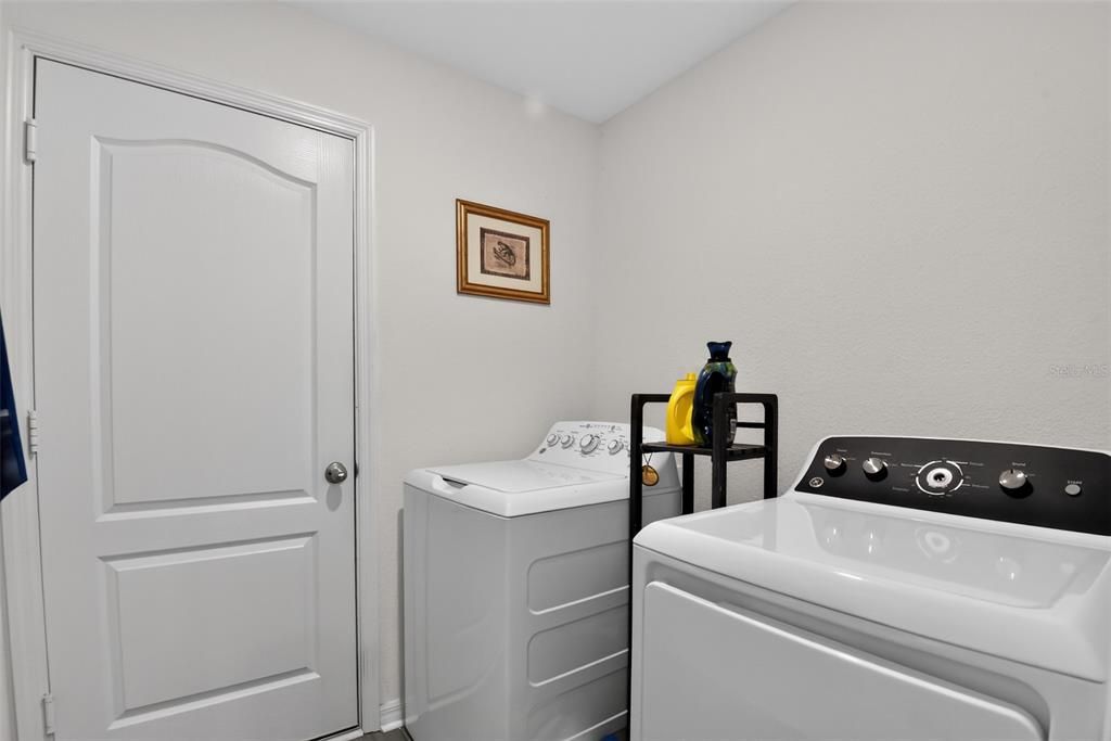 For Sale: $289,000 (3 beds, 2 baths, 1462 Square Feet)