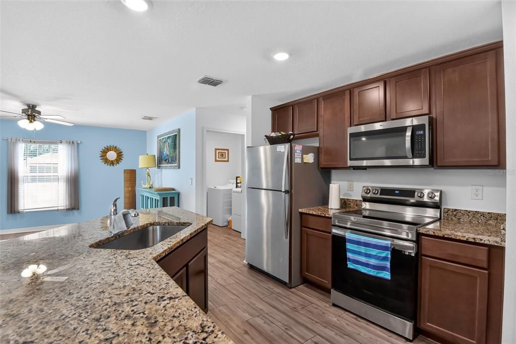 For Sale: $289,000 (3 beds, 2 baths, 1462 Square Feet)