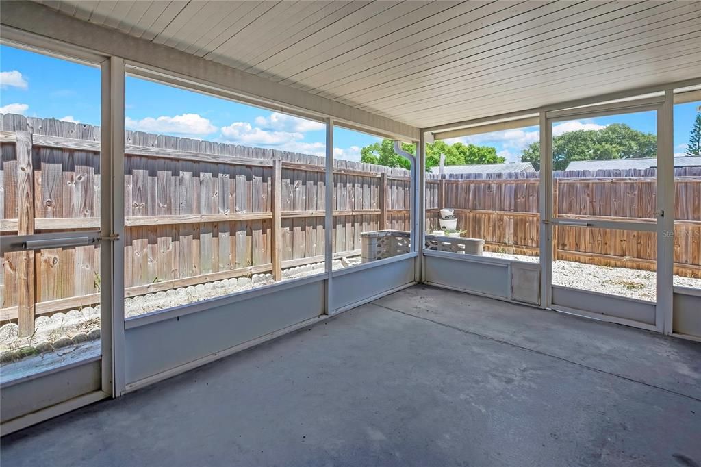 На продажу: $239,900 (2 спален, 2 ванн, 1449 Квадратных фут)