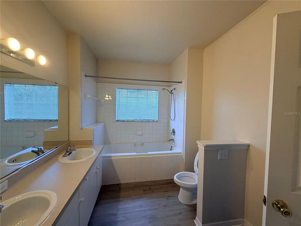 En Venta: $198,000 (2 camas, 2 baños, 1174 Pies cuadrados)