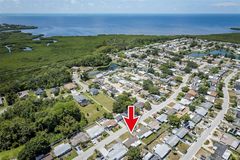 For Sale: $200,000 (2 beds, 1 baths, 988 Square Feet)