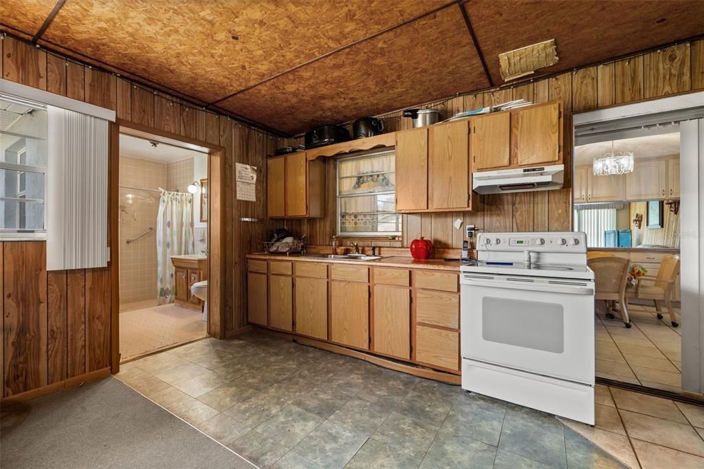 На продажу: $315,000 (2 спален, 2 ванн, 2277 Квадратных фут)