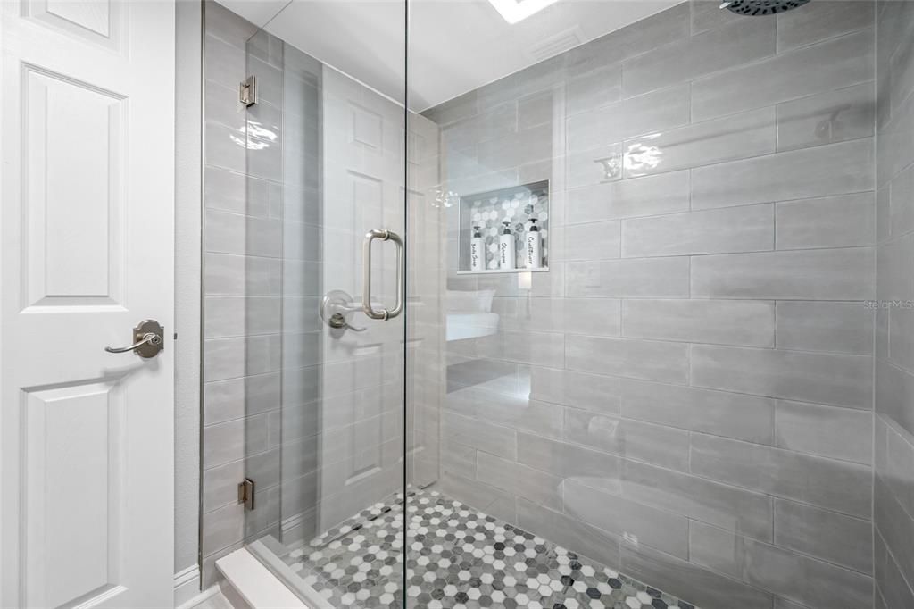 For Sale: $615,000 (4 beds, 2 baths, 1999 Square Feet)