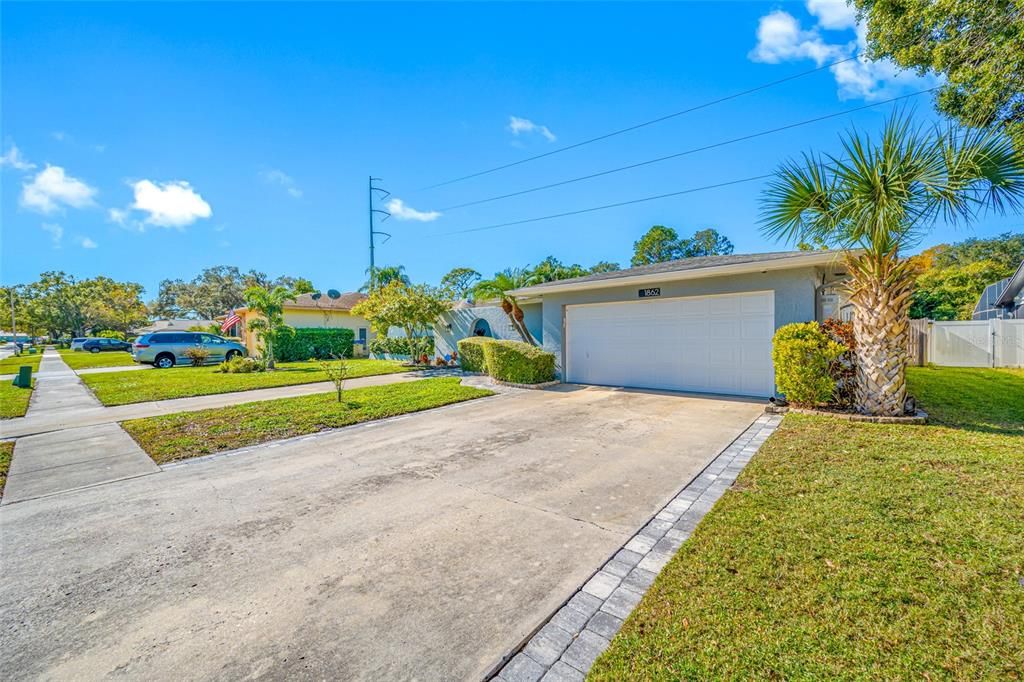For Sale: $615,000 (4 beds, 2 baths, 1999 Square Feet)