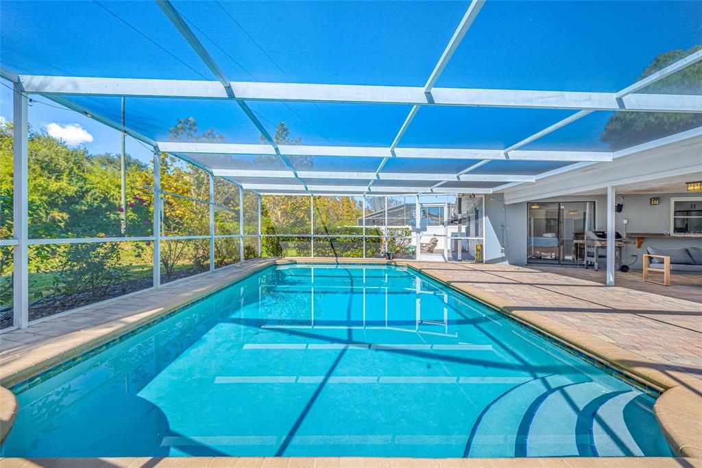 For Sale: $615,000 (4 beds, 2 baths, 1999 Square Feet)
