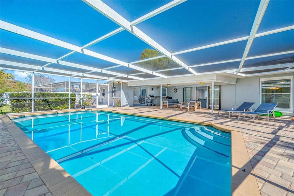 For Sale: $615,000 (4 beds, 2 baths, 1999 Square Feet)