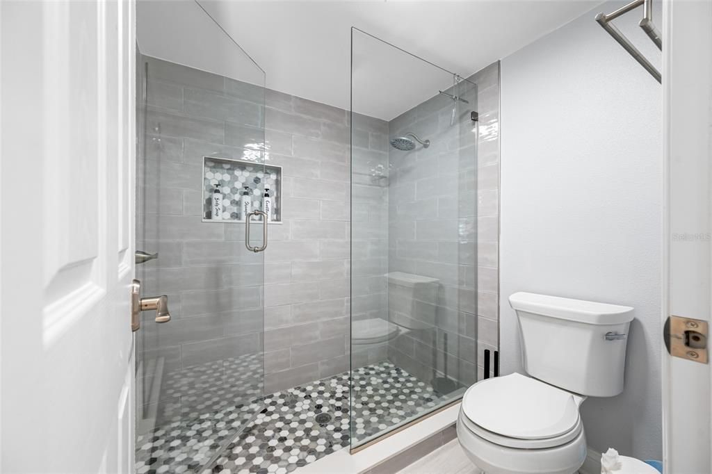 For Sale: $615,000 (4 beds, 2 baths, 1999 Square Feet)