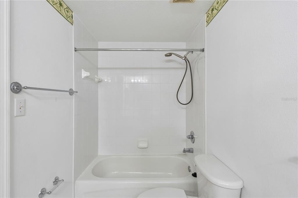 На продажу: $225,000 (3 спален, 2 ванн, 1200 Квадратных фут)