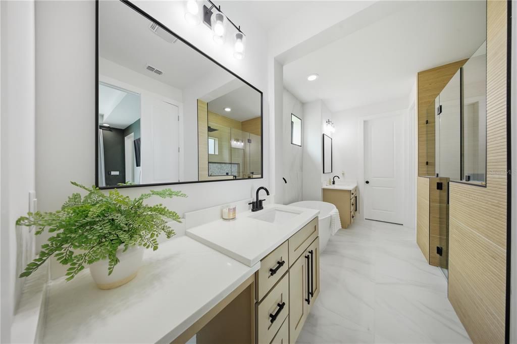 En Venta: $1,525,000 (4 camas, 3 baños, 3277 Pies cuadrados)
