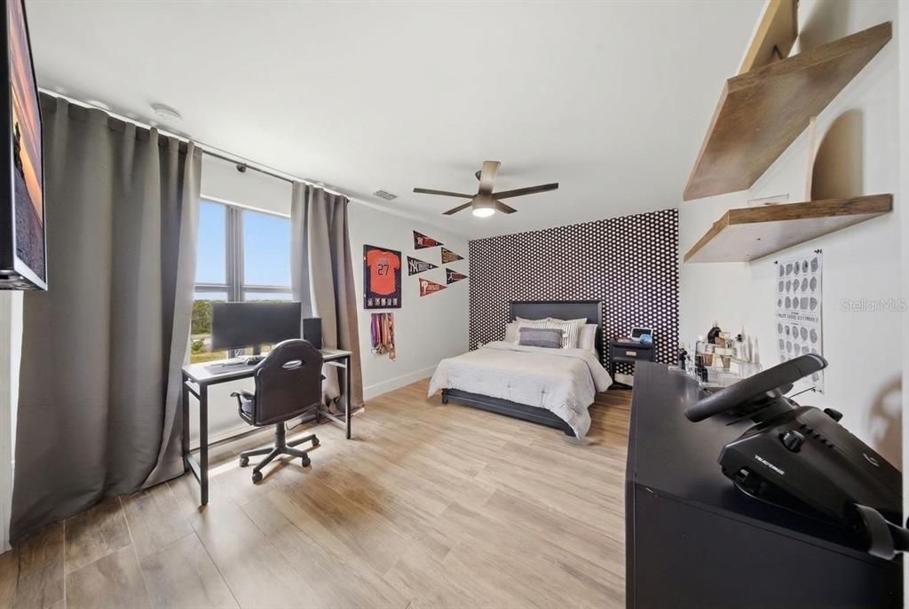 En Venta: $1,525,000 (4 camas, 3 baños, 3277 Pies cuadrados)