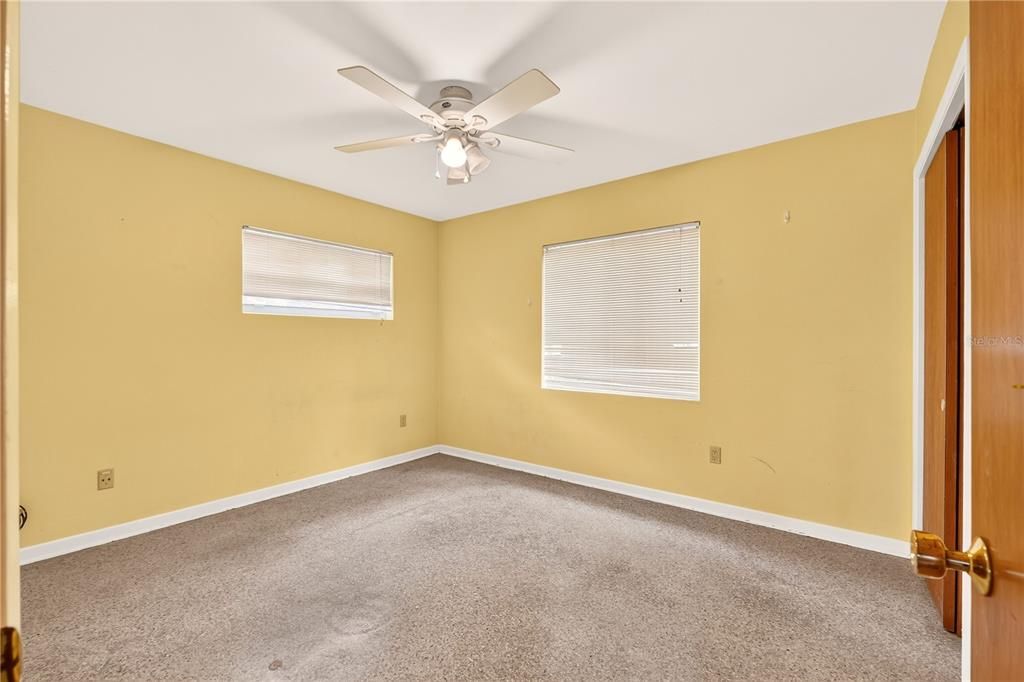 Active With Contract: $274,000 (3 beds, 2 baths, 1688 Square Feet)