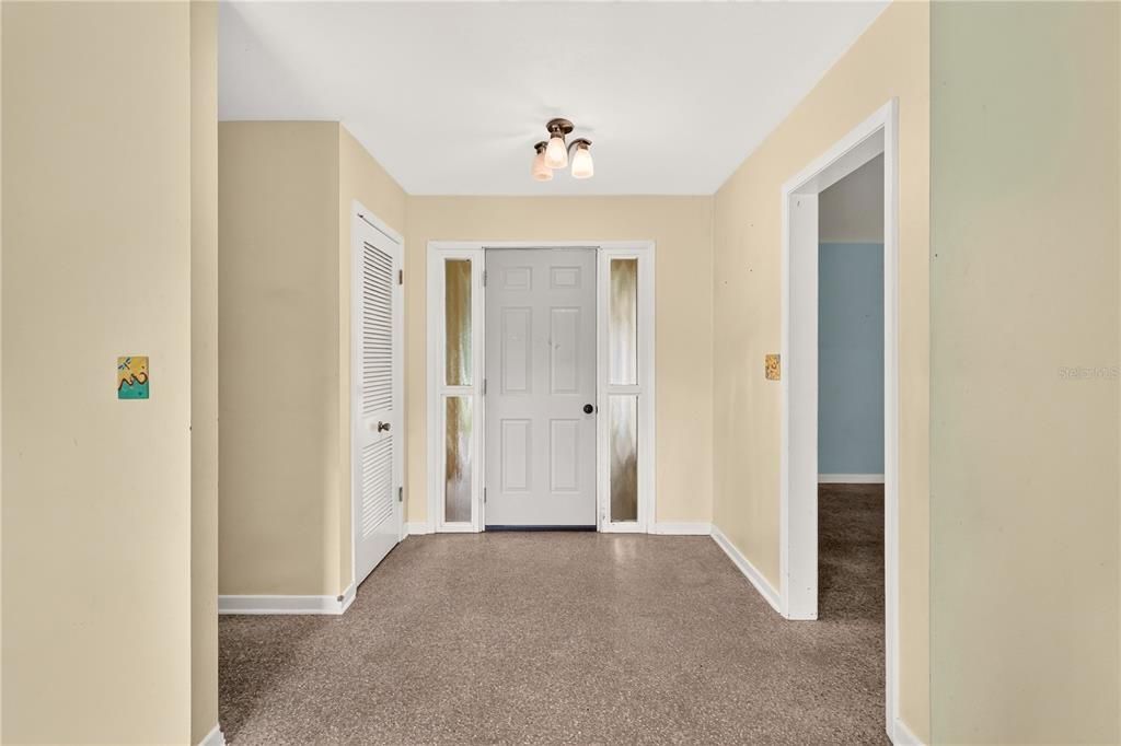 Active With Contract: $274,000 (3 beds, 2 baths, 1688 Square Feet)