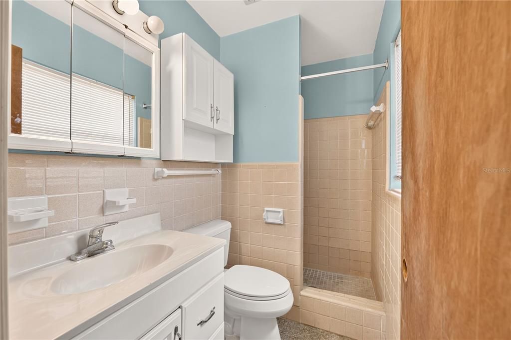 Active With Contract: $274,000 (3 beds, 2 baths, 1688 Square Feet)