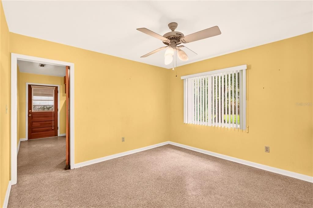 Active With Contract: $274,000 (3 beds, 2 baths, 1688 Square Feet)