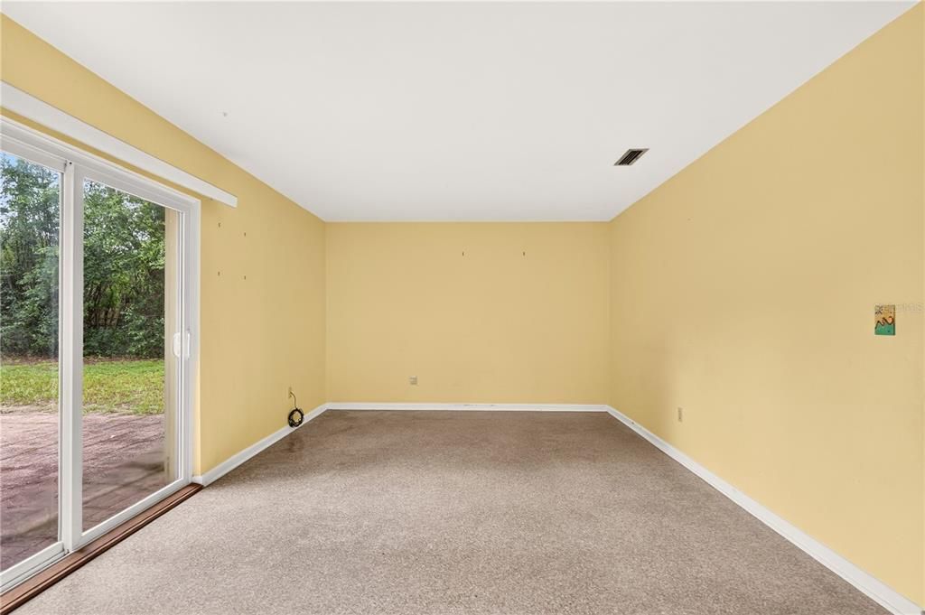 Active With Contract: $274,000 (3 beds, 2 baths, 1688 Square Feet)