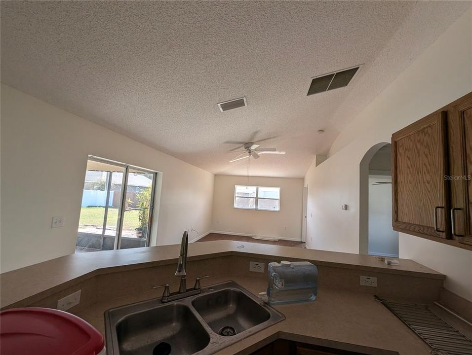 For Rent: $2,200 (4 beds, 2 baths, 1680 Square Feet)