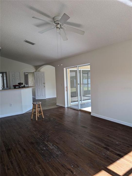 For Rent: $2,200 (4 beds, 2 baths, 1680 Square Feet)