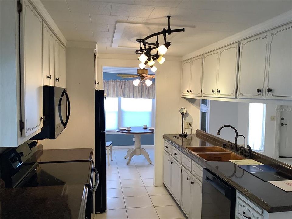 For Sale: $219,000 (3 beds, 2 baths, 1472 Square Feet)