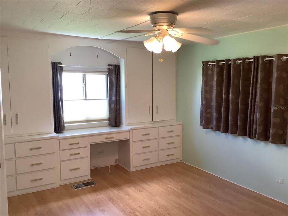 For Sale: $219,000 (3 beds, 2 baths, 1472 Square Feet)