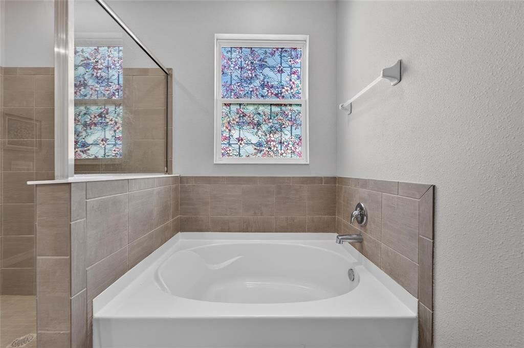 На продажу: $435,990 (4 спален, 2 ванн, 2262 Квадратных фут)