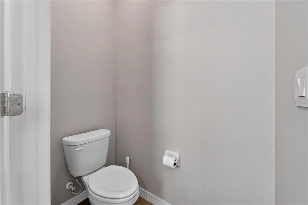 На продажу: $435,990 (4 спален, 2 ванн, 2262 Квадратных фут)