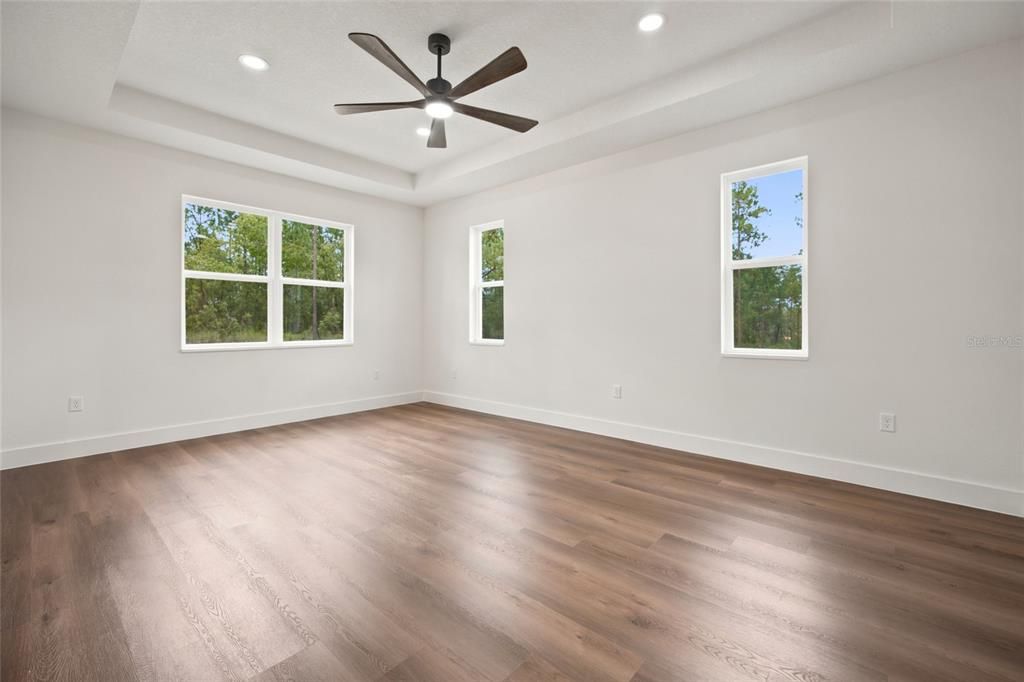 For Sale: $499,900 (4 beds, 2 baths, 2073 Square Feet)