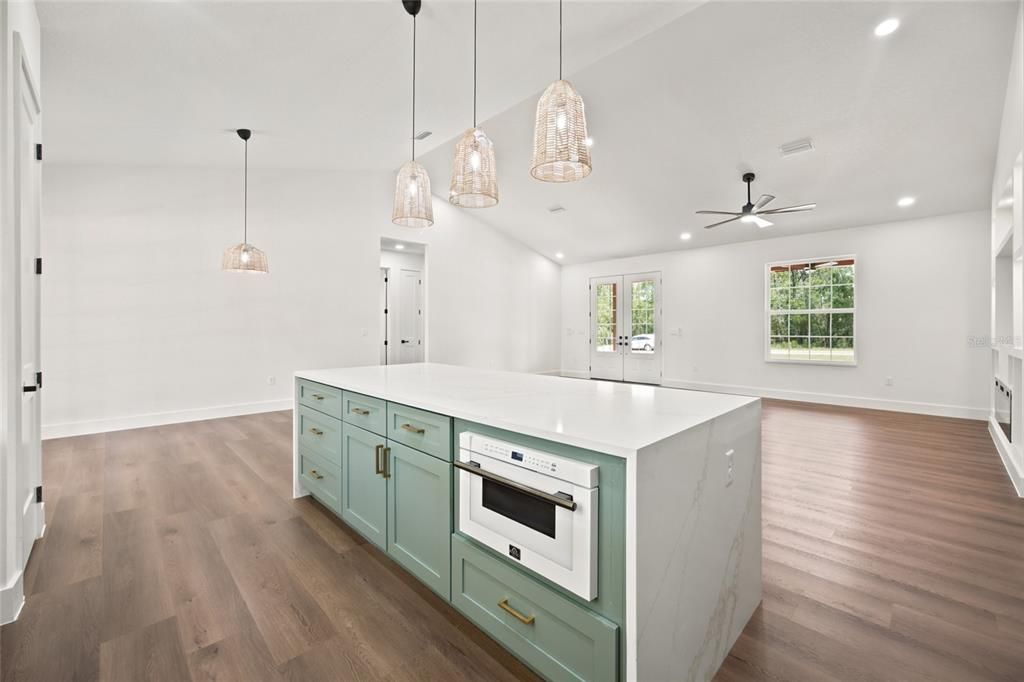 For Sale: $499,900 (4 beds, 2 baths, 2073 Square Feet)