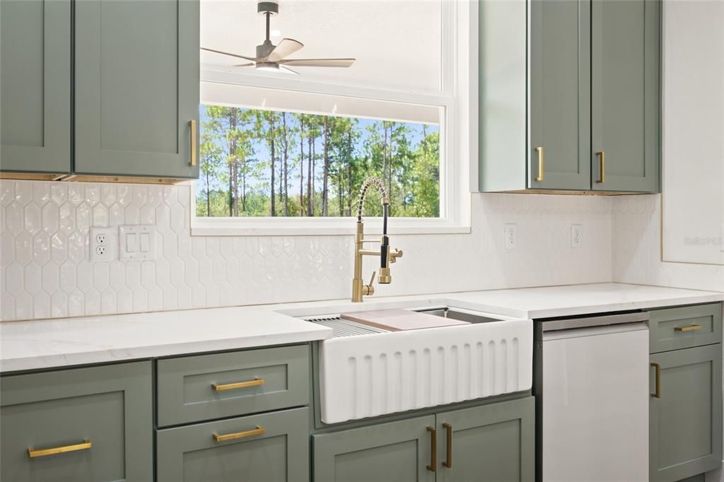 For Sale: $499,900 (4 beds, 2 baths, 2073 Square Feet)