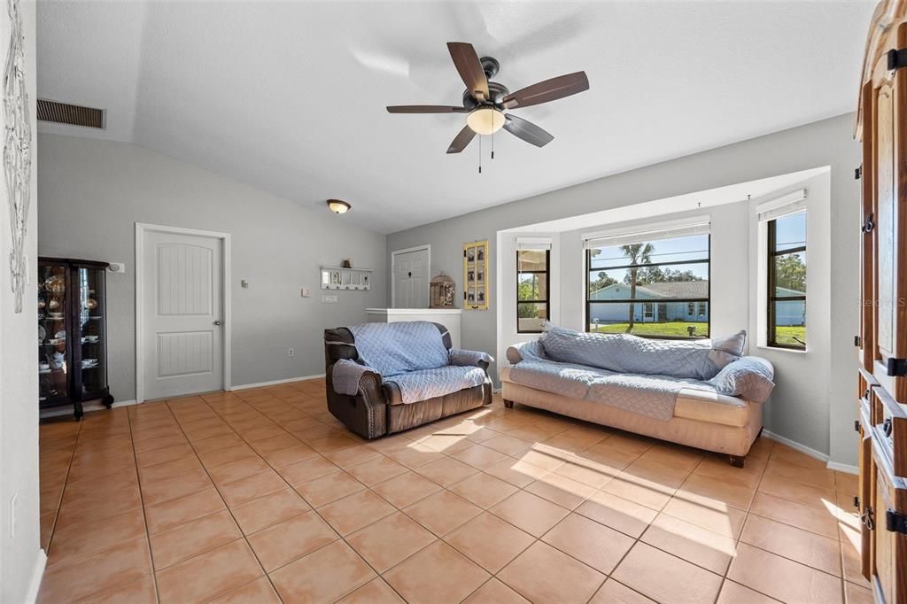For Sale: $242,000 (3 beds, 2 baths, 1236 Square Feet)
